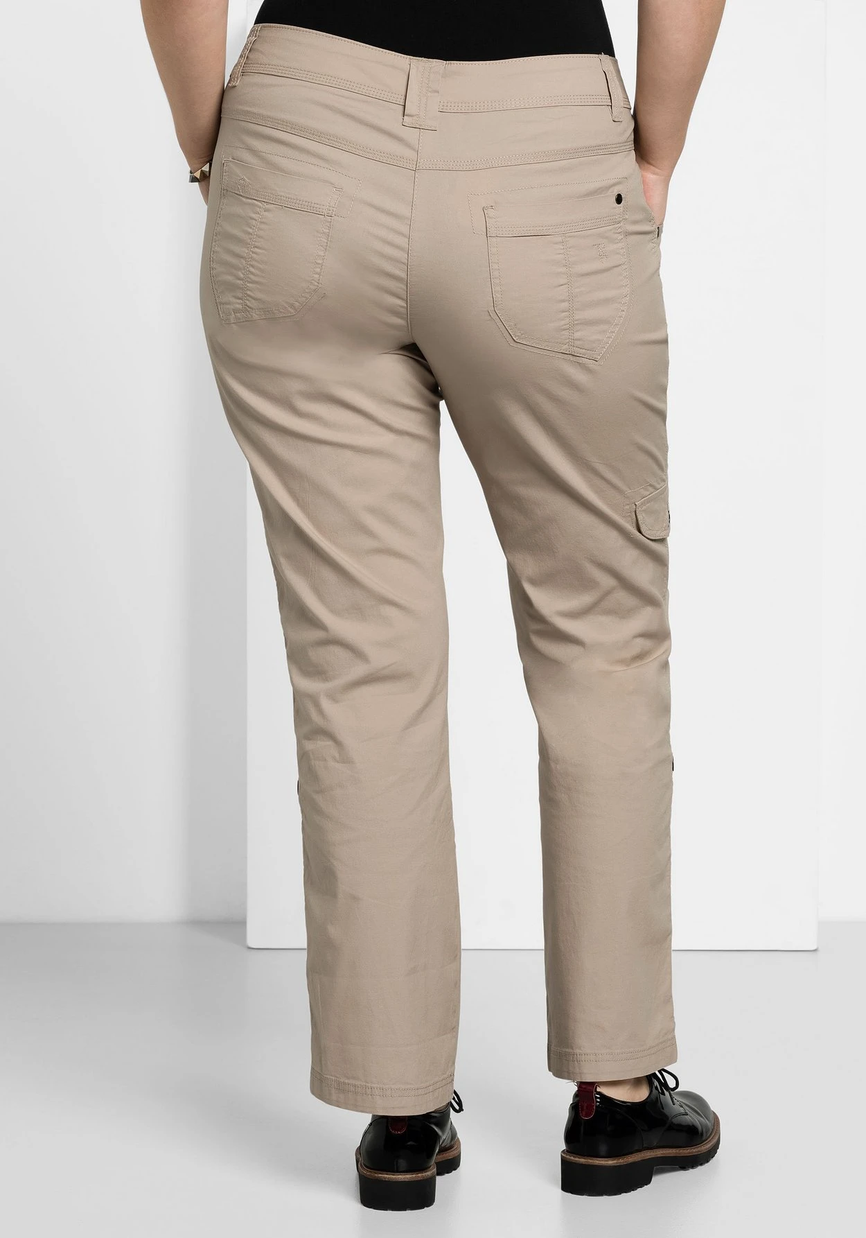 Sheego Gerade Cargo-Hose Mit Krempelbaren Beinen 3 Sheego Gerade Cargo-Hose Mit Krempelbaren Beinen – Bild 3