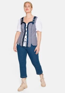 Sheego Trachtenbluse Im Corsagen-Look 9 Sheego Trachtenbluse Im Corsagen-Look -Shego Kleidung Geschaft 12363401579 04AVJ 02 SH