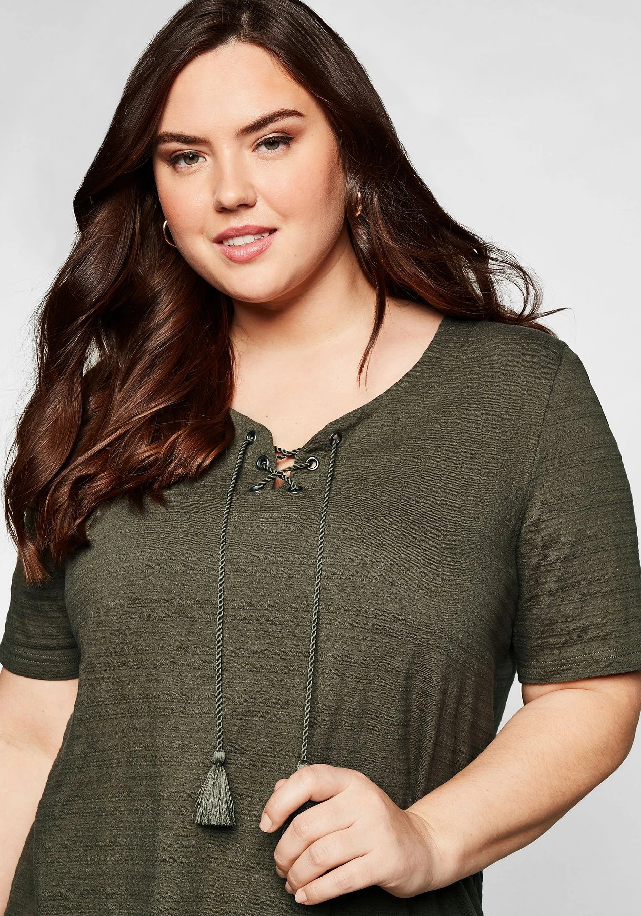 Sheego Shirt In Jacquard-Optik, Mit Bindeband 5 Sheego Shirt In Jacquard-Optik, Mit Bindeband – Bild 5