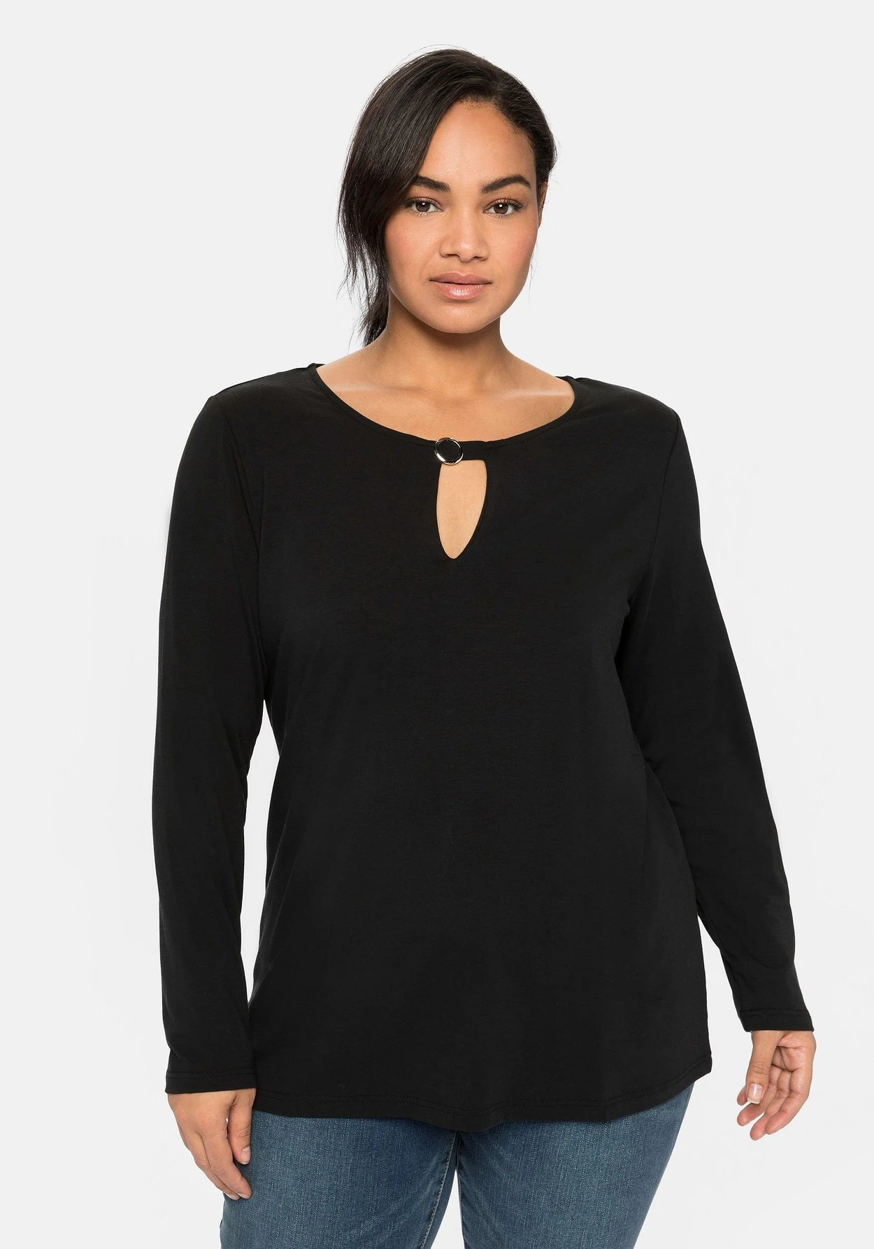 Sheego Langarmshirt Mit Cut-out Und Zierschnalle 6 Sheego Langarmshirt Mit Cut-out Und Zierschnalle – Bild 6