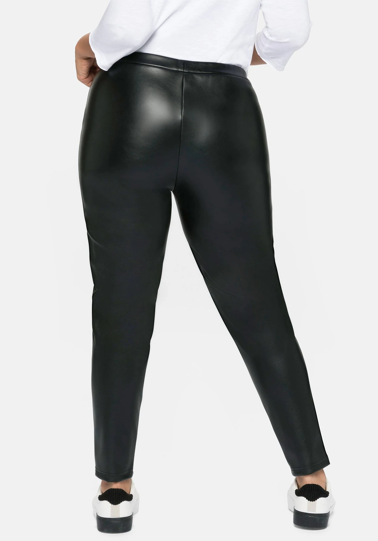 Sheego Leggings In Lederoptik, Mit Schlitz Am Saum 3 Sheego Leggings In Lederoptik, Mit Schlitz Am Saum – Bild 3