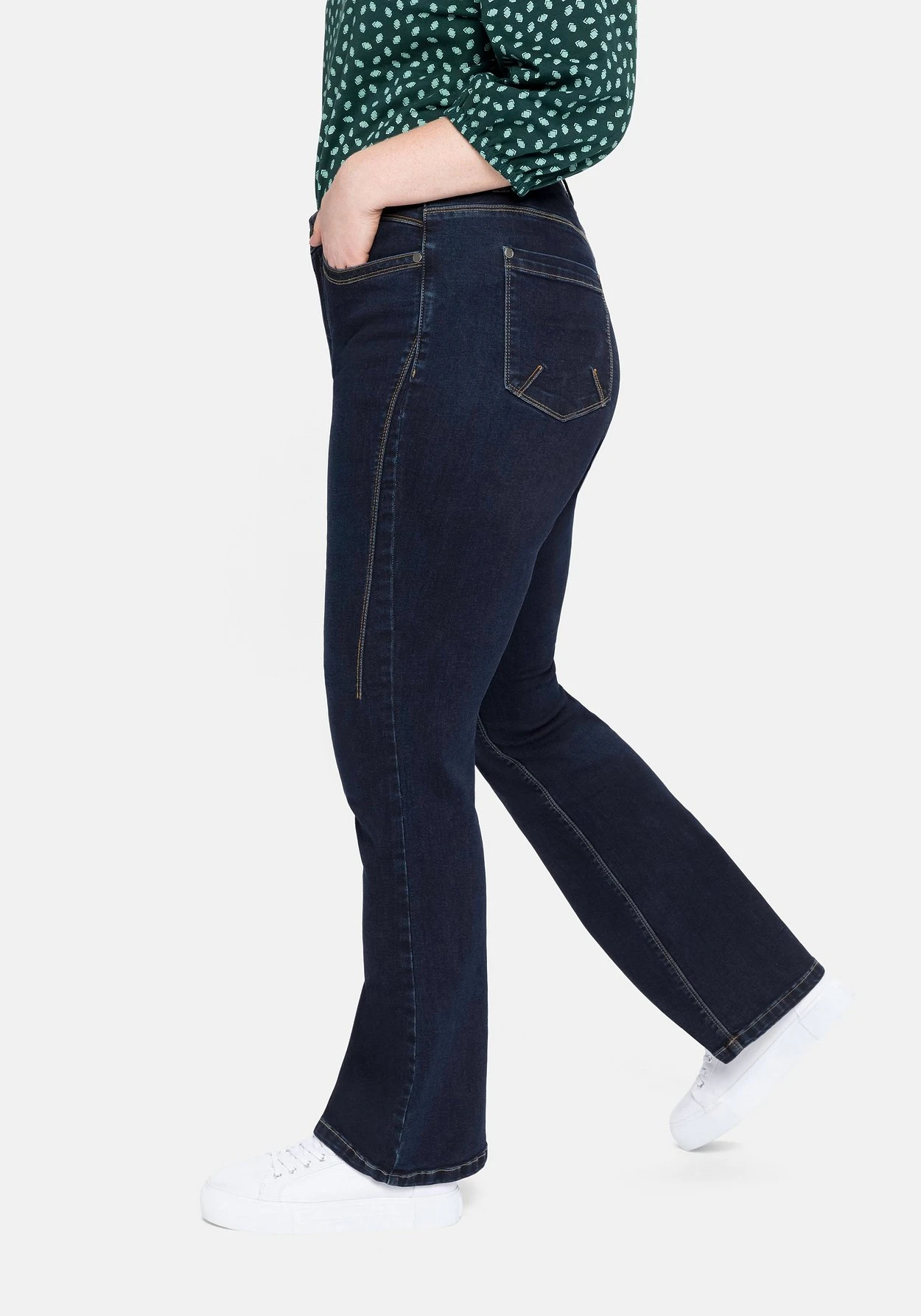 Sheego Bootcut Jeans Mit REPREVE® Polyesterfasern 2 Sheego Bootcut Jeans Mit REPREVE® Polyesterfasern – Bild 2