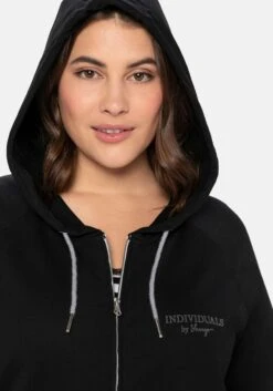 Sheego Sweatjacke Mit Flockprint, Kapuze Und Tunnelzug 10 Sheego Sweatjacke Mit Flockprint, Kapuze Und Tunnelzug -Shego Kleidung Geschaft 14020100289 03WQF 05 SH