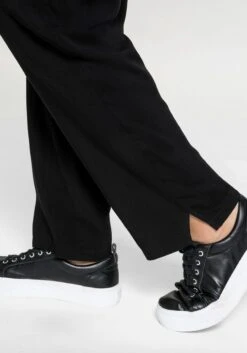 Sheego Schmale Joggpants Mit Schlupfbund Und Eingrifftaschen 14 Sheego Schmale Joggpants Mit Schlupfbund Und Eingrifftaschen -Shego Kleidung Geschaft 14047000289 03WRC 02 SH