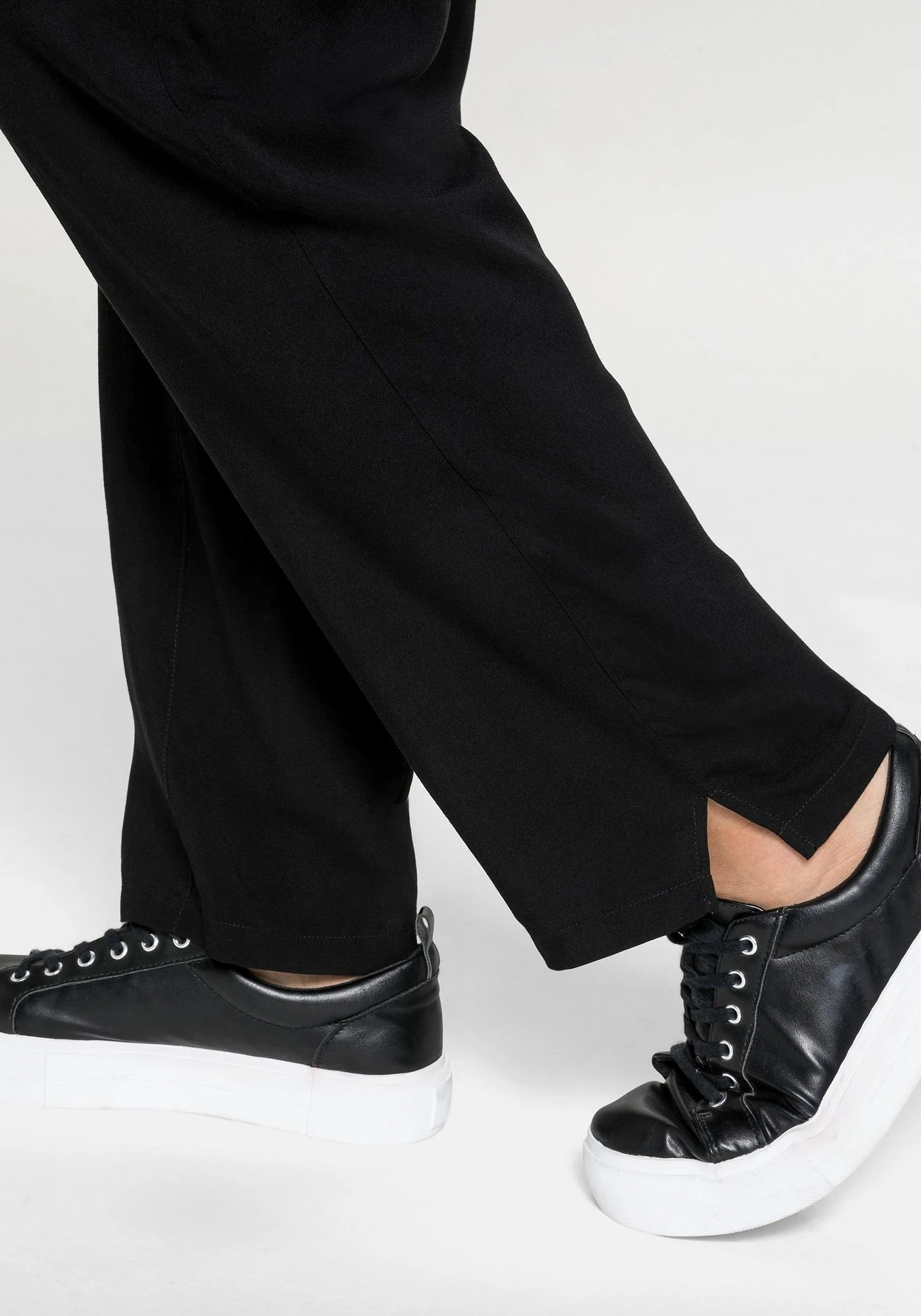 Sheego Schmale Joggpants Mit Schlupfbund Und Eingrifftaschen 7 Sheego Schmale Joggpants Mit Schlupfbund Und Eingrifftaschen – Bild 7