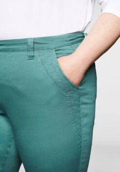 Sheego Hose Im Mom-Schnitt Mit High-Waist-Bund 14 Sheego Hose Im Mom-Schnitt Mit High-Waist-Bund -Shego Kleidung Geschaft 14070500164 044N9 00 SH