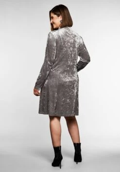 Sheego Kleid Aus Glänzendem Pannesamt 8 Sheego Kleid Aus Glänzendem Pannesamt -Shego Kleidung Geschaft 14089901755 045OR 00 SH