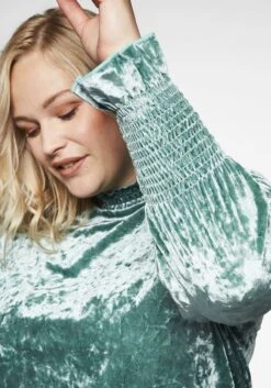 Sheego Langarmshirt Aus Samt, Gesmokt Und Mit Rüschen 10 Sheego Langarmshirt Aus Samt, Gesmokt Und Mit Rüschen -Shego Kleidung Geschaft 14090200164 0456S 00 SH