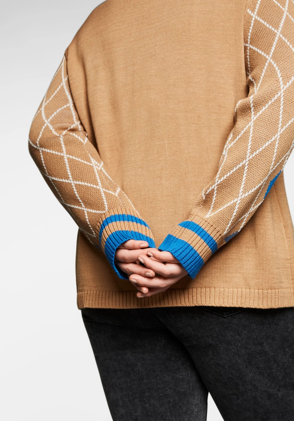 Sheego Pullover Mit Rollkragen Und Rautenmuster 5 Sheego Pullover Mit Rollkragen Und Rautenmuster – Bild 5