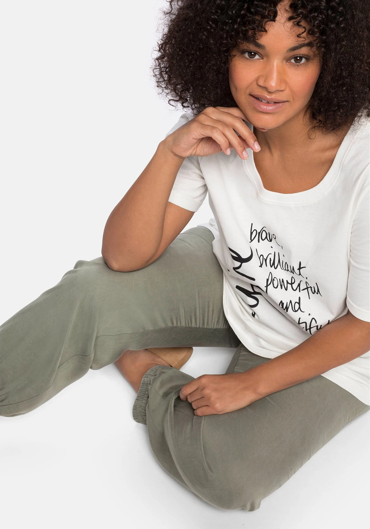 Sheego Joggpants Mit Goldfarbenen Details 8 Sheego Joggpants Mit Goldfarbenen Details – Bild 8