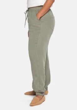 Sheego Joggpants Mit Goldfarbenen Details 9 Sheego Joggpants Mit Goldfarbenen Details -Shego Kleidung Geschaft 14195902000 049B9 02 SH