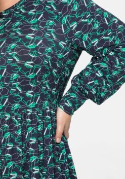 Sheego Jerseykleid Mit Alloverdruck Und Schlüssellochdetail 11 Sheego Jerseykleid Mit Alloverdruck Und Schlüssellochdetail -Shego Kleidung Geschaft 14297900452 04AGX 02 SH