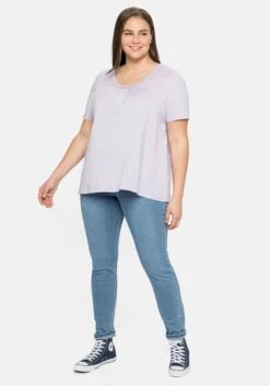 Sheego Shirt Mit Dezenter Spitze Und Raffung Am Ausschnitt 9 Sheego Shirt Mit Dezenter Spitze Und Raffung Am Ausschnitt -Shego Kleidung Geschaft 14385000243 04BNU 02 SH