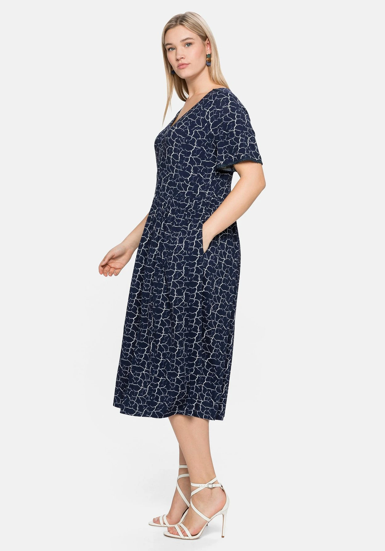 Sheego Jerseykleid In Midilänge, Mit Alloverprint 2 Sheego Jerseykleid In Midilänge, Mit Alloverprint – Bild 2