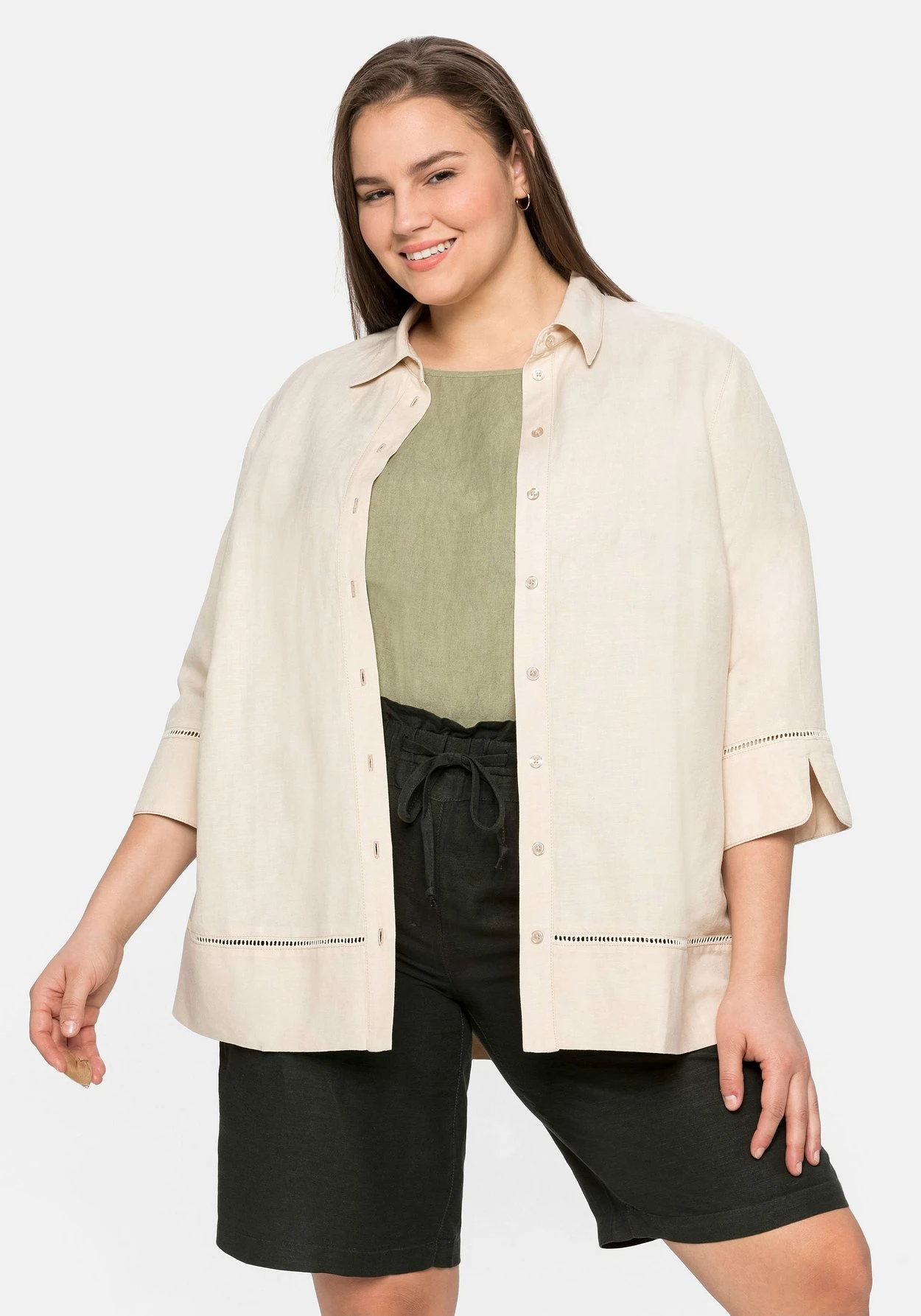 Sheego Bluse Im Leinen-Mix, Mit Lochmusterdetails 1 Sheego Bluse Im Leinen-Mix, Mit Lochmusterdetails