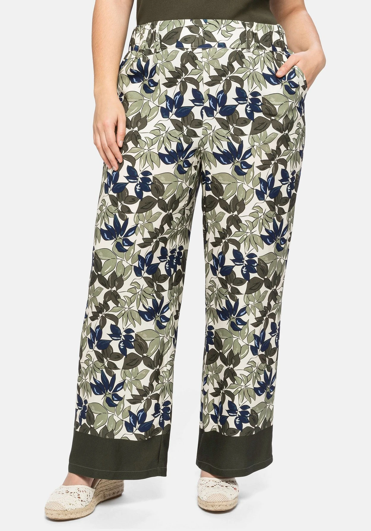 Sheego Weite Hose Mit Alloverdruck Und Schlupfbund 1 Sheego Weite Hose Mit Alloverdruck Und Schlupfbund