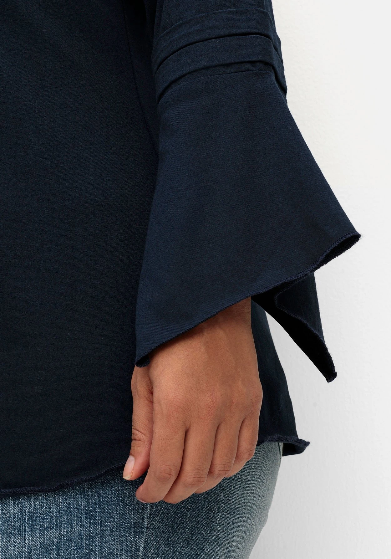 Langarmshirt Mit Ärmeln In Zipfelform 5 Langarmshirt Mit Ärmeln In Zipfelform – Bild 5