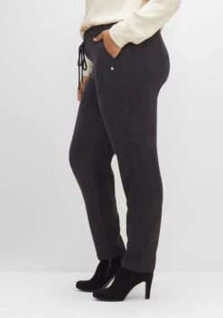 Sheego Joggpants Aus Velourslederimitat, Mit Ziernaht Vorn 8 Sheego Joggpants Aus Velourslederimitat, Mit Ziernaht Vorn -Shego Kleidung Geschaft 14464600289 04ET1 02 SH