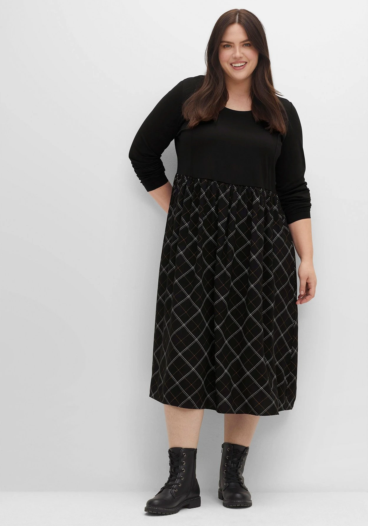 Sheego Shirtkleid Im Material- Und Mustermix 1 Sheego Shirtkleid Im Material- Und Mustermix