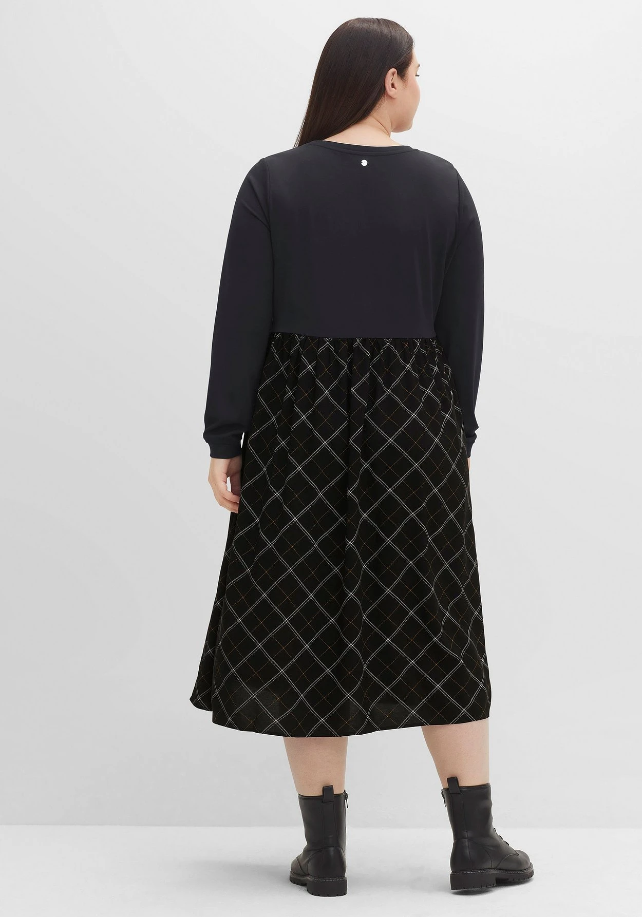 Sheego Shirtkleid Im Material- Und Mustermix 3 Sheego Shirtkleid Im Material- Und Mustermix – Bild 3