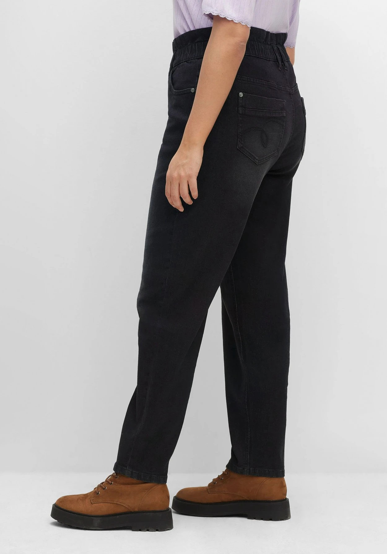 Sheego Mom-Jeans Mit Rüsche Am High-Waist-Bund 2 Sheego Mom-Jeans Mit Rüsche Am High-Waist-Bund – Bild 2