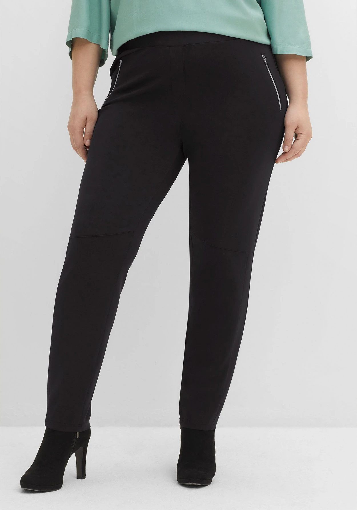 Sheego Schmale Hose In Scuba-Qualität, Mit Gummibund 1 Sheego Schmale Hose In Scuba-Qualität, Mit Gummibund