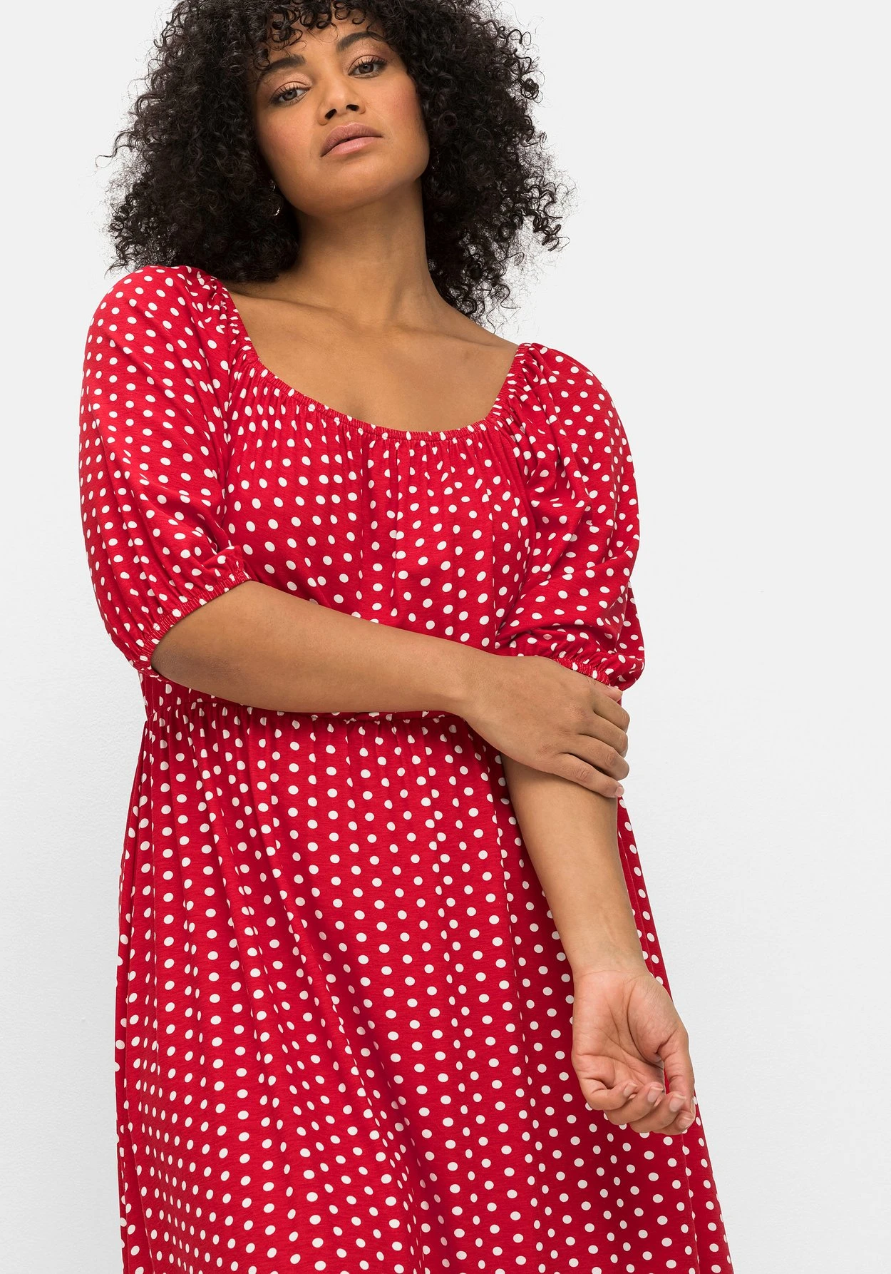 Jerseykleid Mit Punkten Und Karree-Ausschnitt 6 Jerseykleid Mit Punkten Und Karree-Ausschnitt – Bild 6