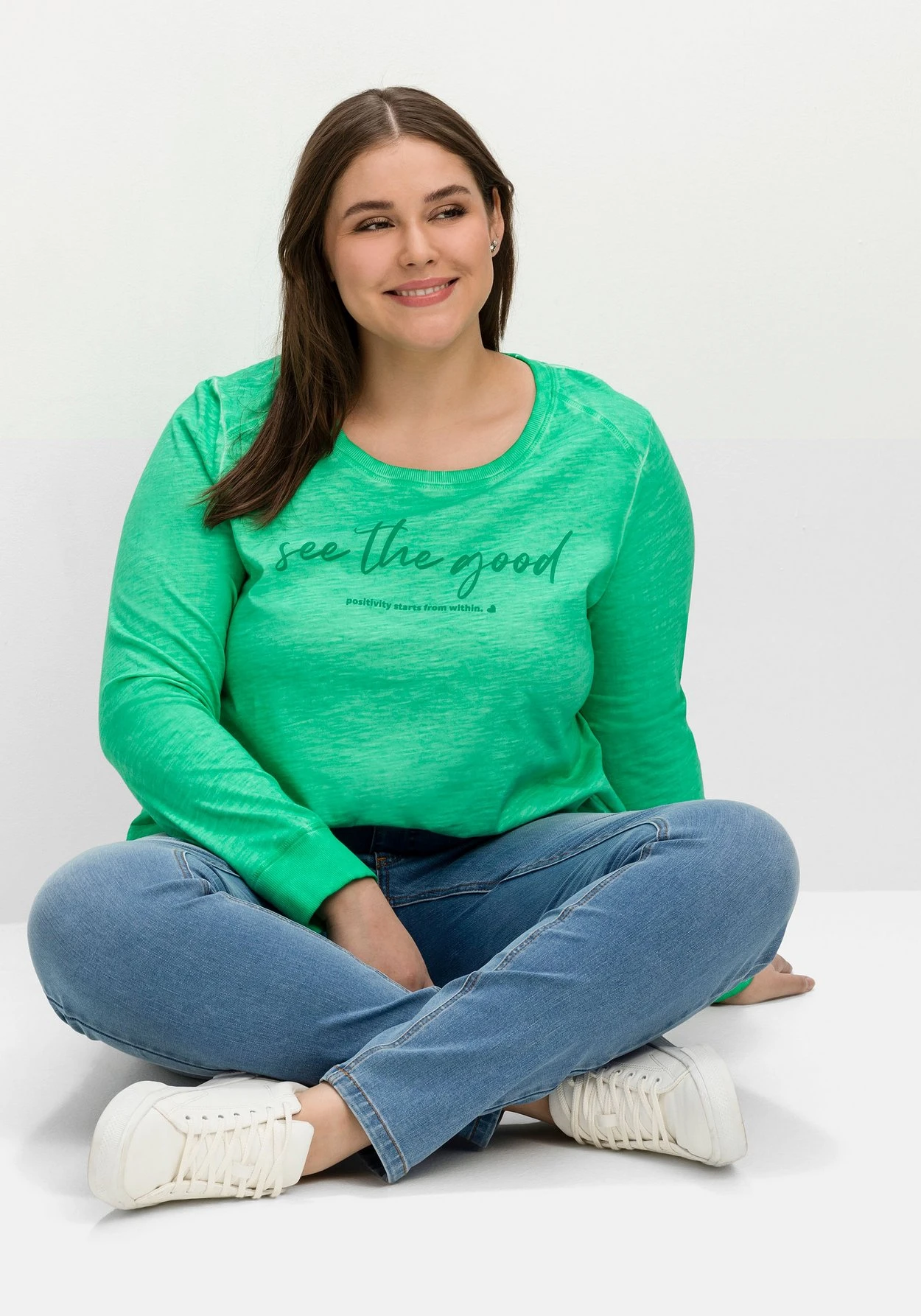 Sheego Langarmshirt Aus Flammgarn, Mit Wordingprint 6 Sheego Langarmshirt Aus Flammgarn, Mit Wordingprint – Bild 6