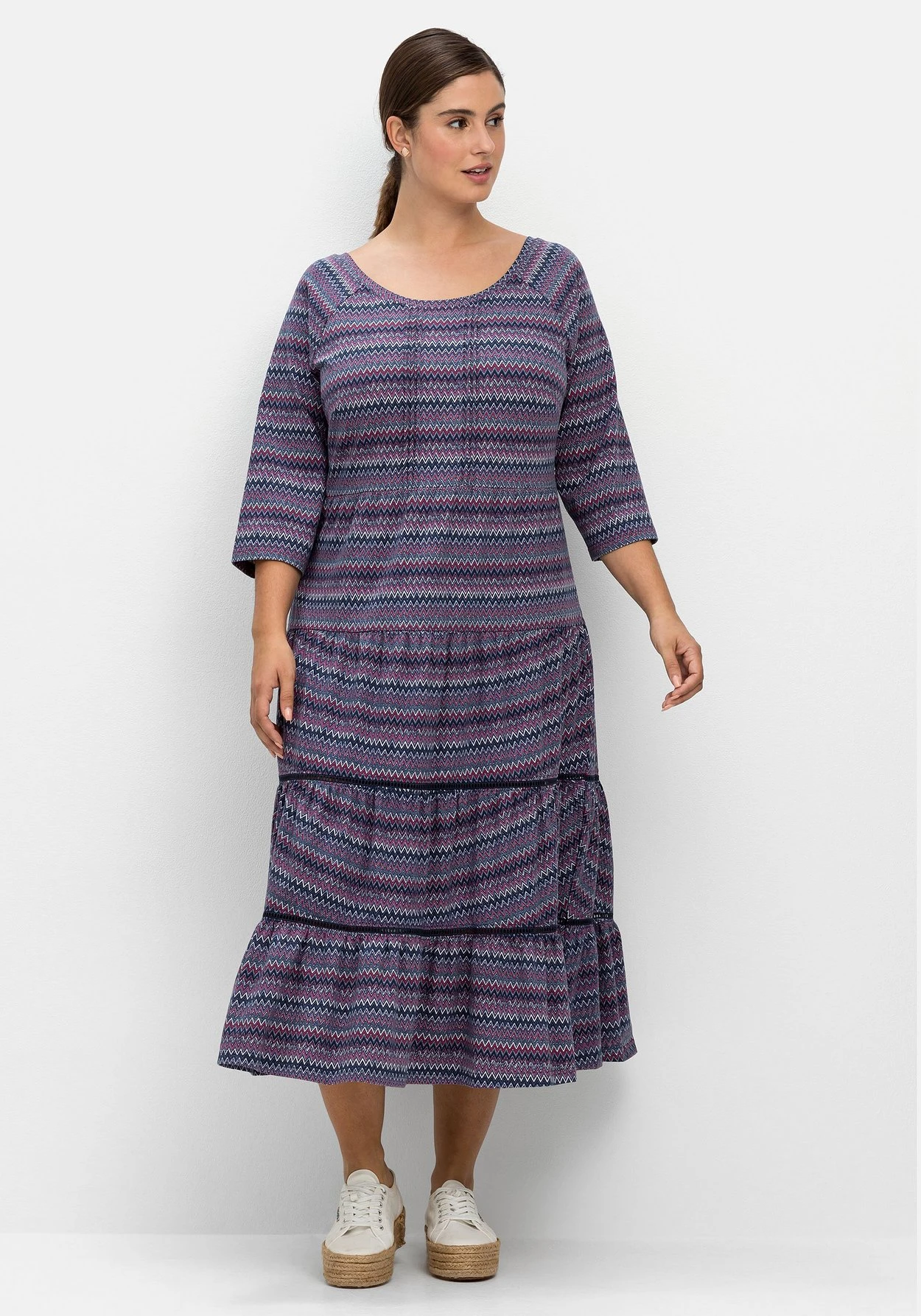 Sheego Jerseykleid Mit 3/4-Ärmeln Und Stufigen Volants 5 Sheego Jerseykleid Mit 3/4-Ärmeln Und Stufigen Volants – Bild 5