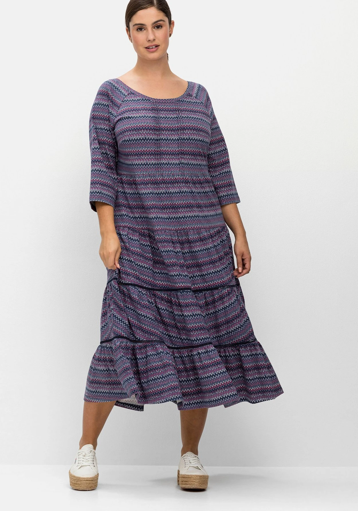 Sheego Jerseykleid Mit 3/4-Ärmeln Und Stufigen Volants 1 Sheego Jerseykleid Mit 3/4-Ärmeln Und Stufigen Volants