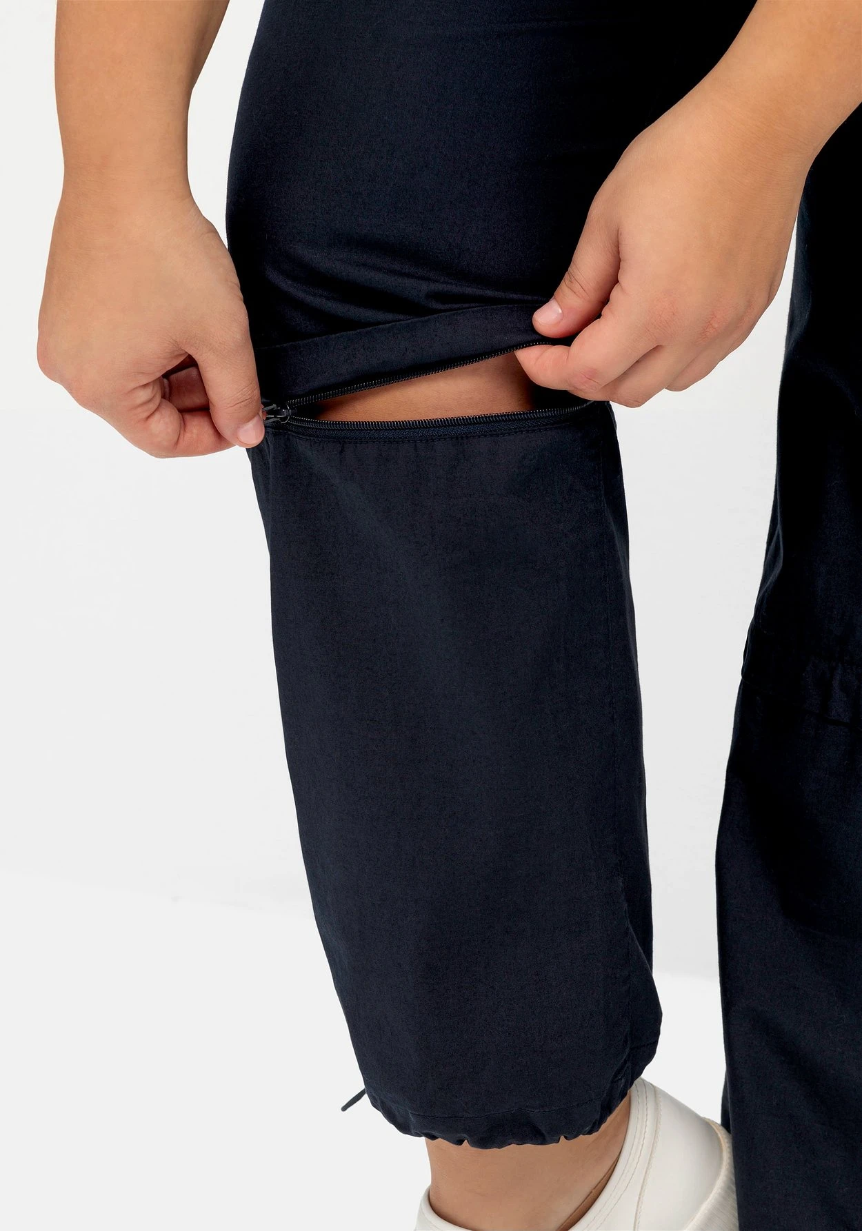 Sheego Cargohose Mit Abzippbaren Hosenbeinen 2 Sheego Cargohose Mit Abzippbaren Hosenbeinen – Bild 2