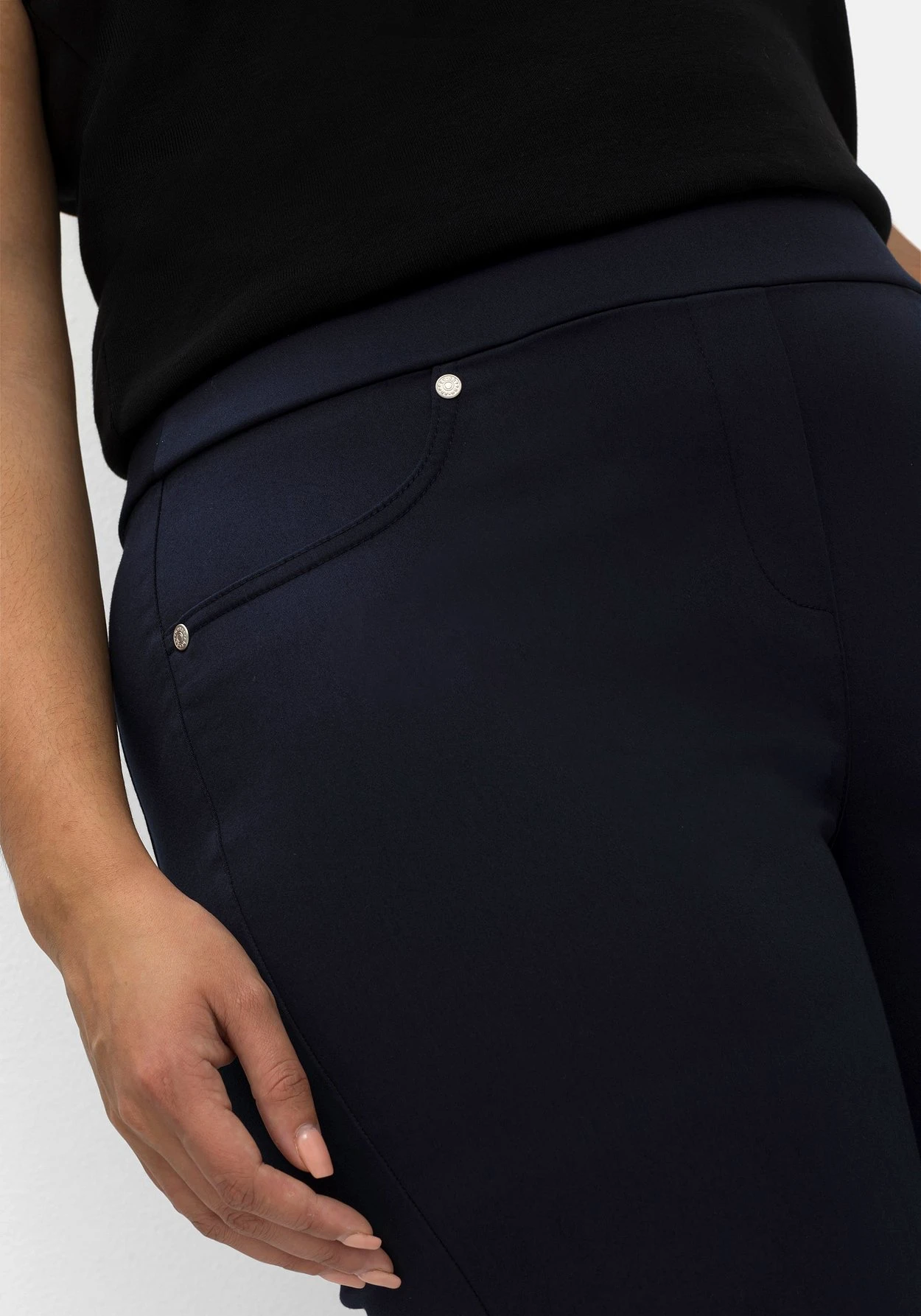 Sheego Schmale 7/8-Stretchhose Mit Elastischem Bund 7 Sheego Schmale 7/8-Stretchhose Mit Elastischem Bund – Bild 7