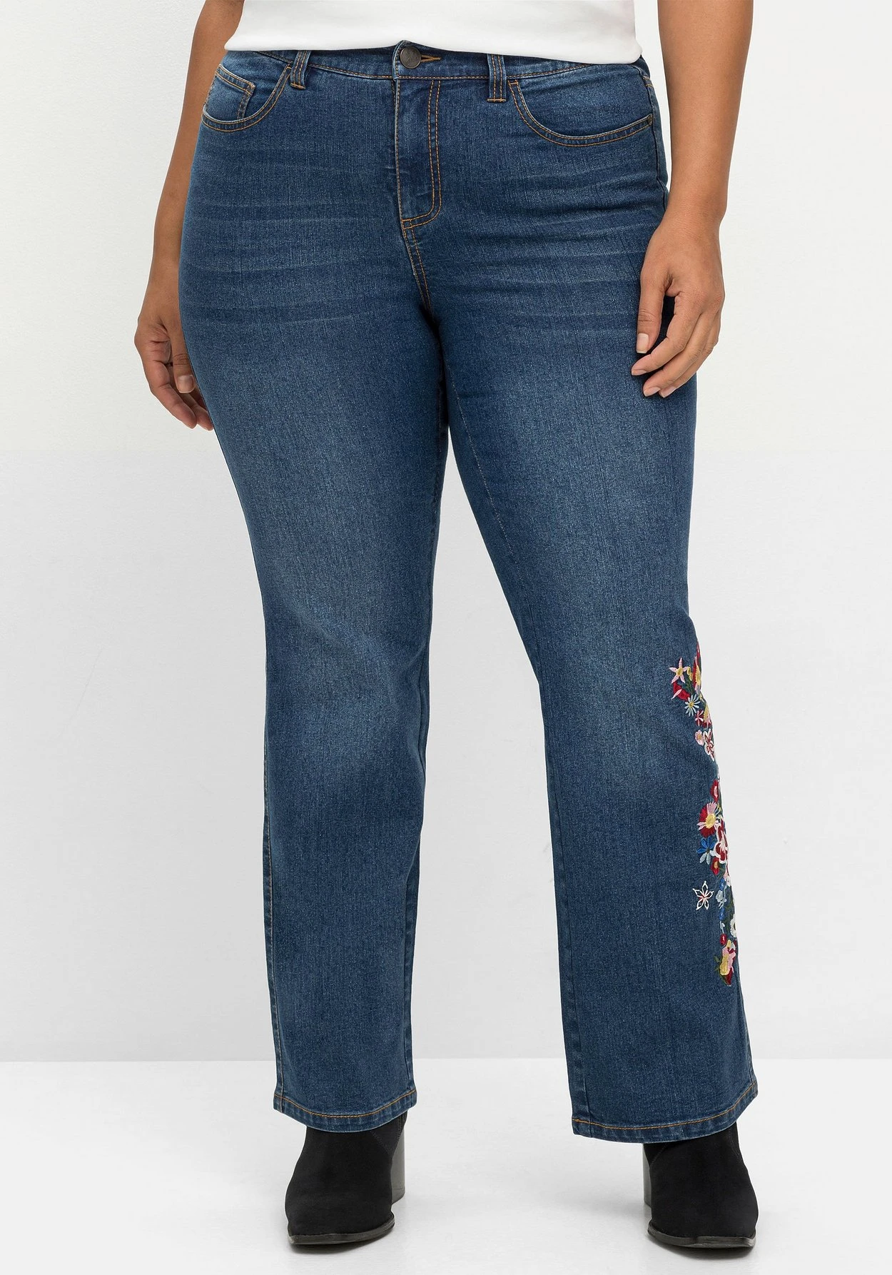 Bootcut-Jeans Mit Blumenstickerei Seitlich Am Bein 6 Bootcut-Jeans Mit Blumenstickerei Seitlich Am Bein – Bild 6
