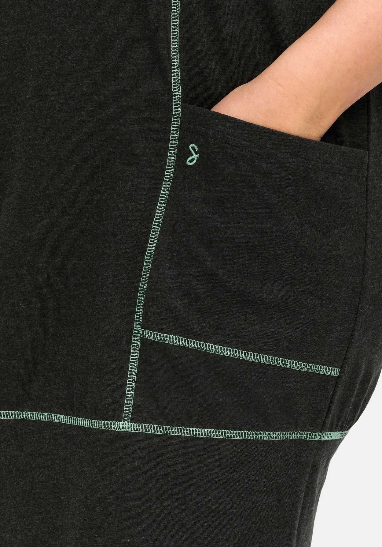 Sheego Relax-Shirtkleid Mit Kontrastnähten Und Saumbund 6 Sheego Relax-Shirtkleid Mit Kontrastnähten Und Saumbund – Bild 6