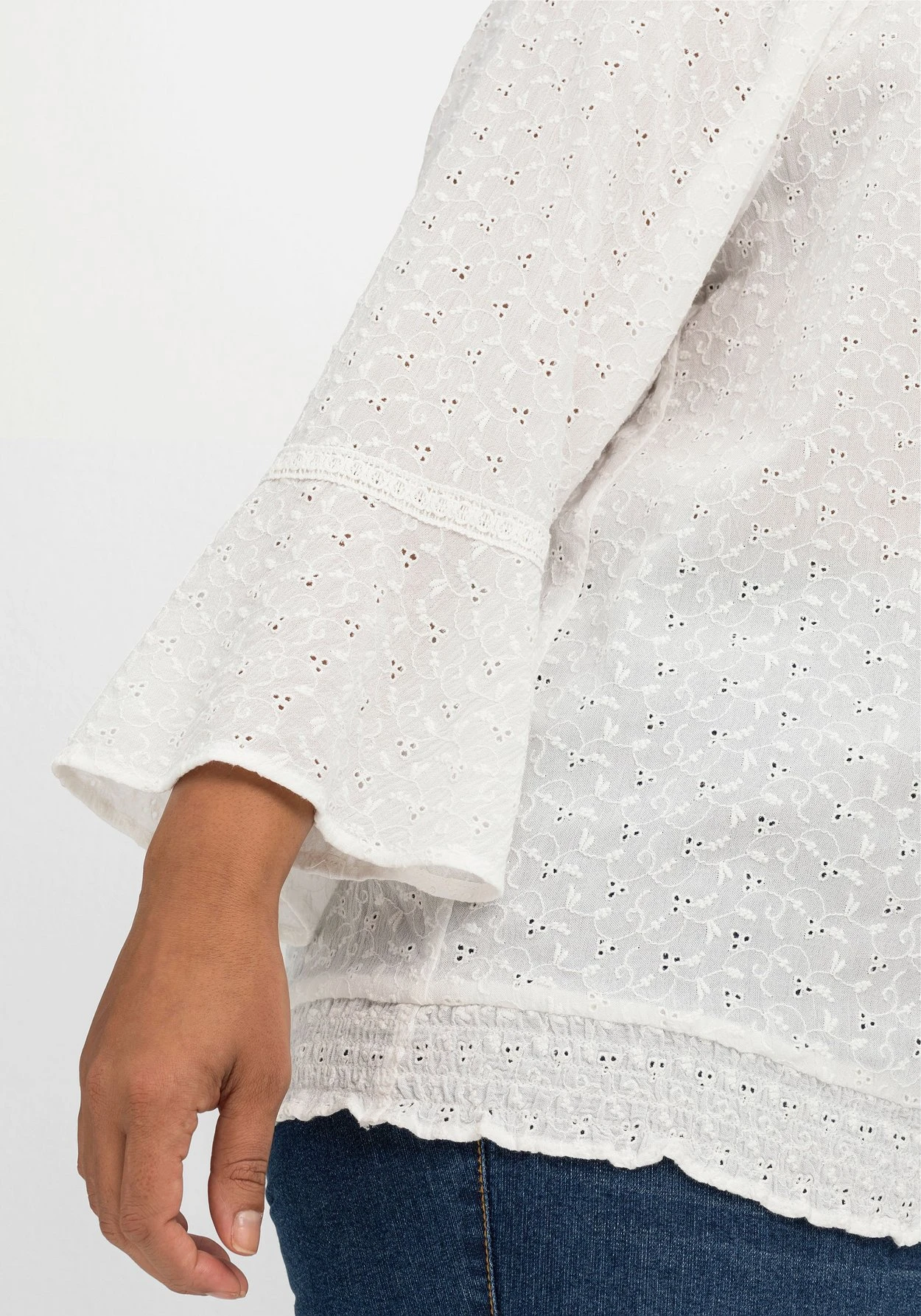 Tunika Mit Lochstickerei Und Carmen-Ausschnitt 5 Tunika Mit Lochstickerei Und Carmen-Ausschnitt – Bild 5