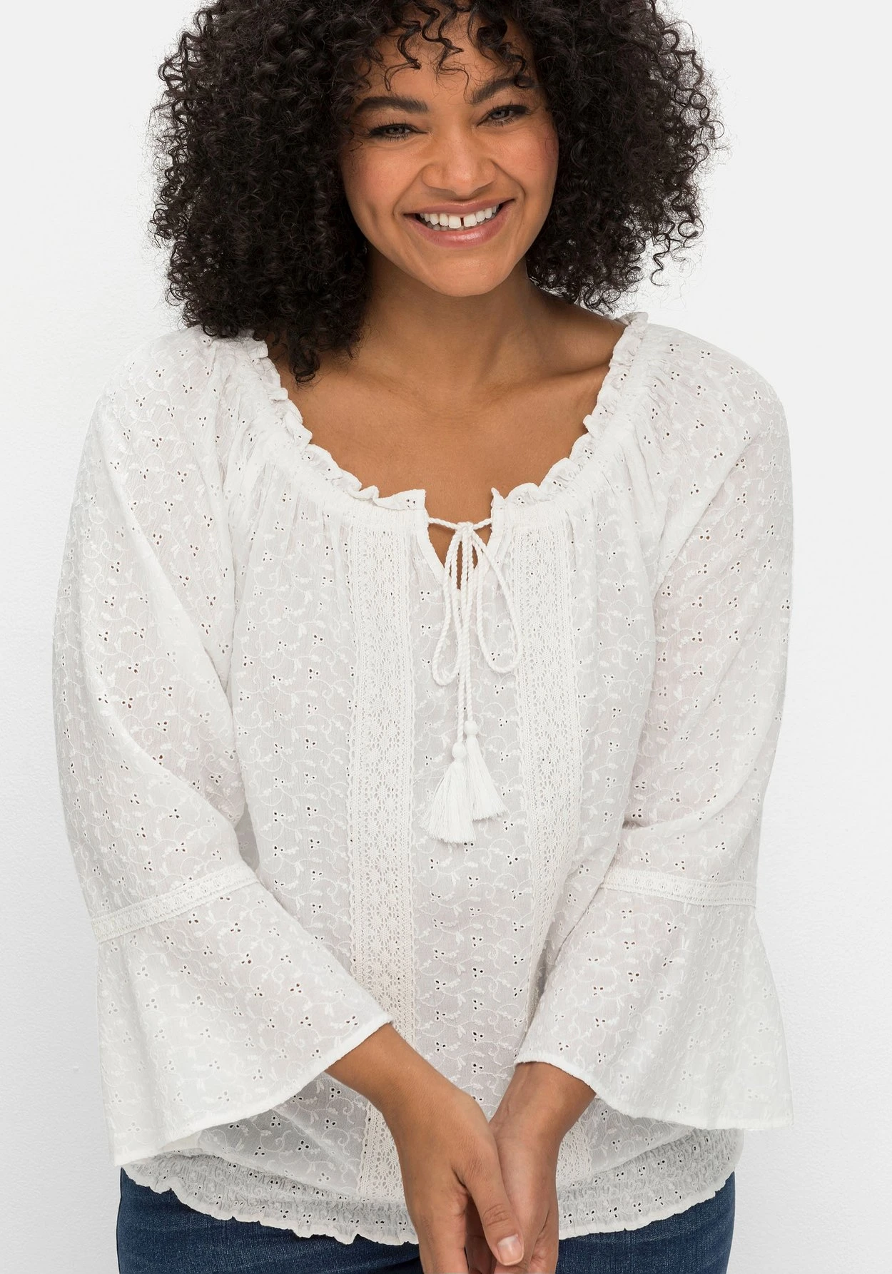 Tunika Mit Lochstickerei Und Carmen-Ausschnitt 6 Tunika Mit Lochstickerei Und Carmen-Ausschnitt – Bild 6