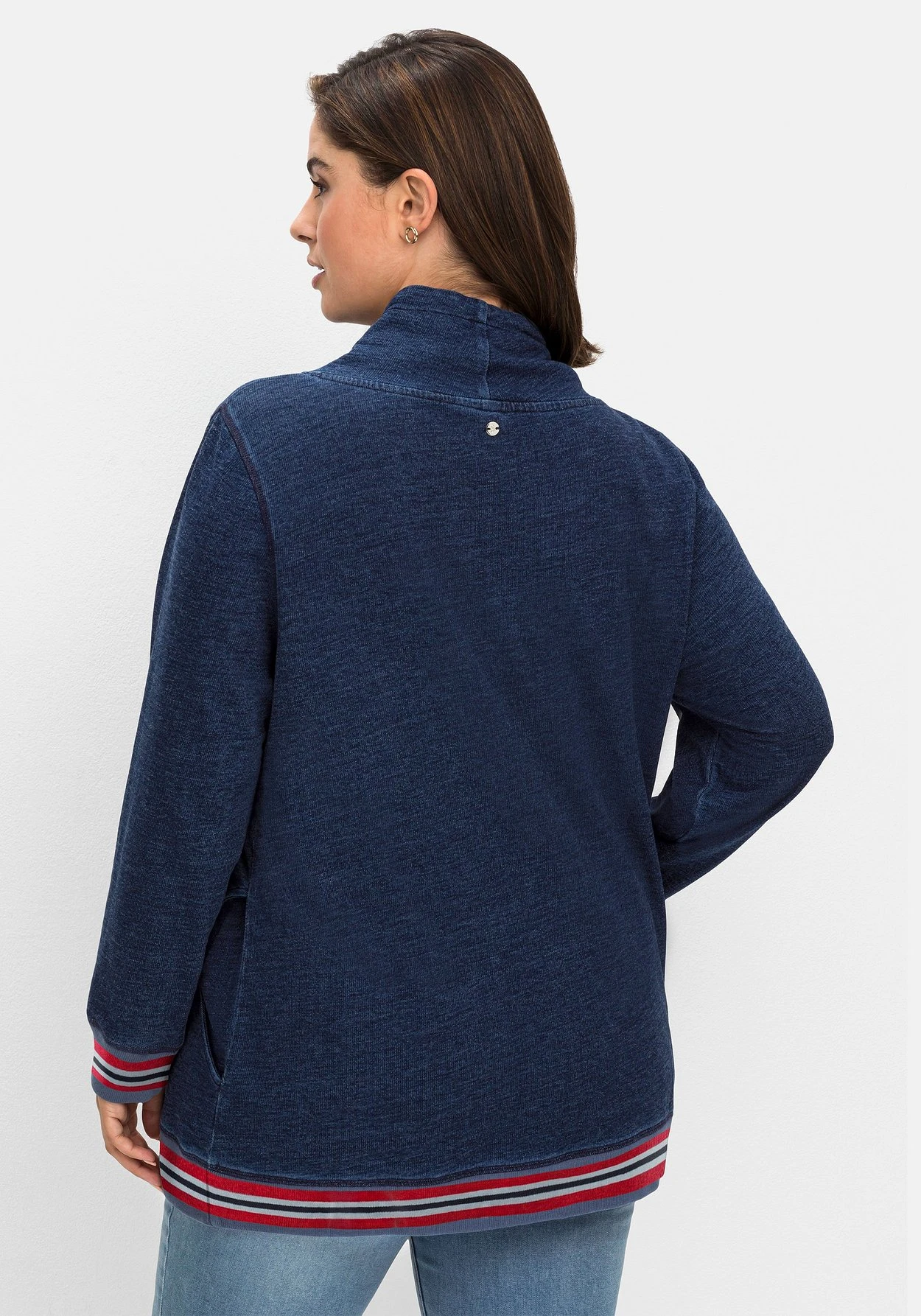 Sheego Sweatshirt In Denim-Optik, Mit Streifenbündchen 2 Sheego Sweatshirt In Denim-Optik, Mit Streifenbündchen – Bild 2