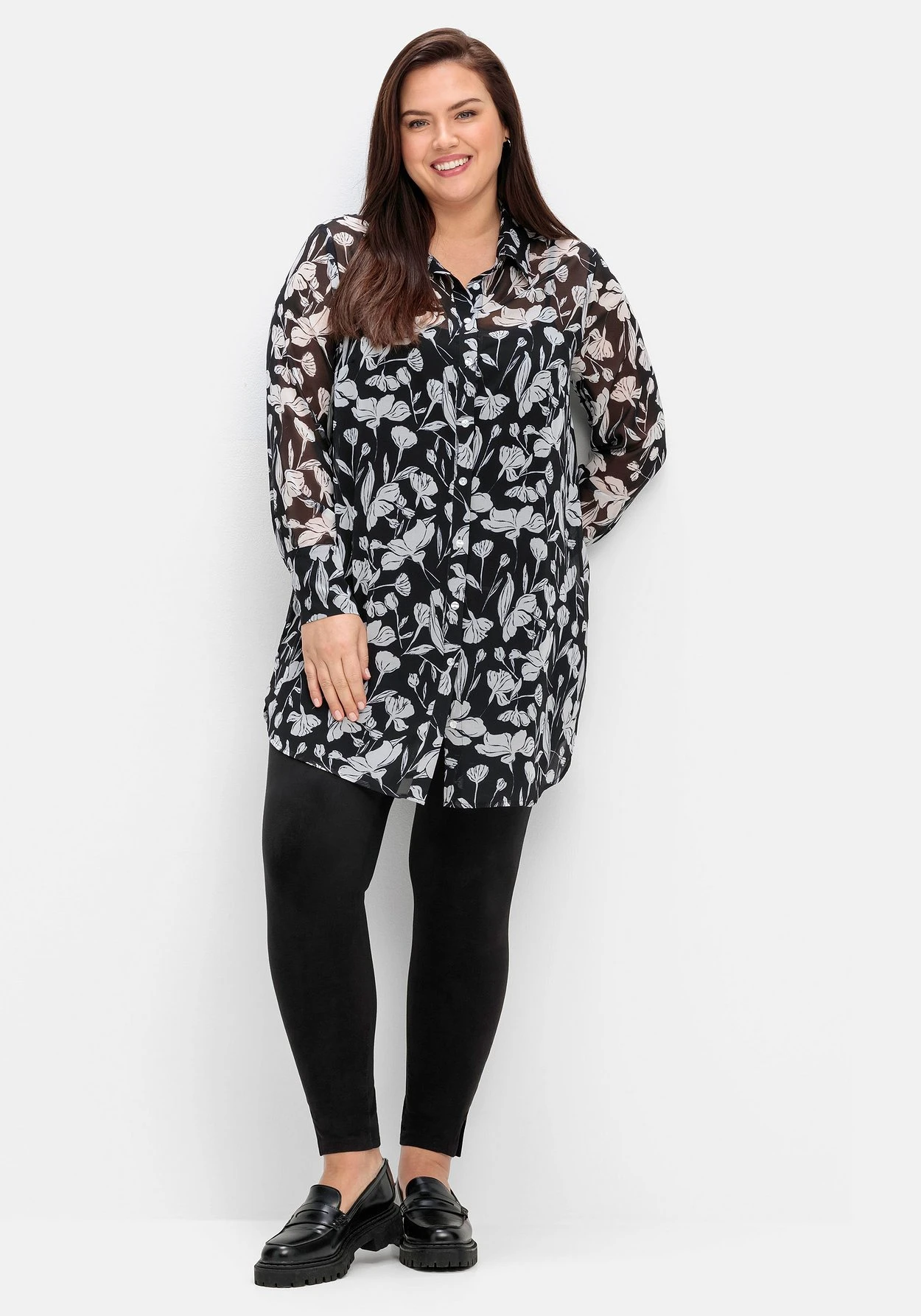 Sheego Leggings In Velourslederoptik Vorn 5 Sheego Leggings In Velourslederoptik Vorn – Bild 5