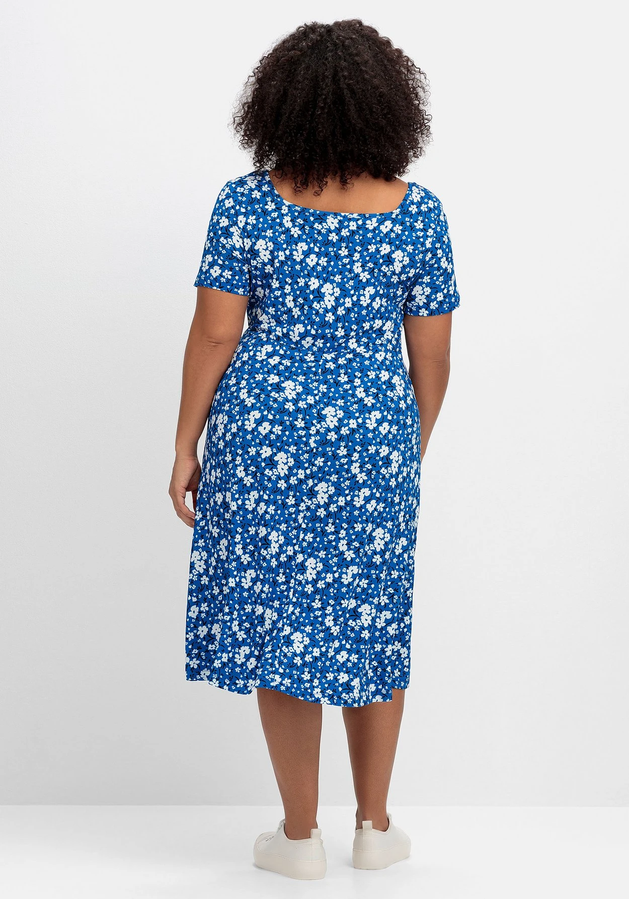 Jerseykleid Mit Blumendruck Und Herzausschnitt 3 Jerseykleid Mit Blumendruck Und Herzausschnitt – Bild 3