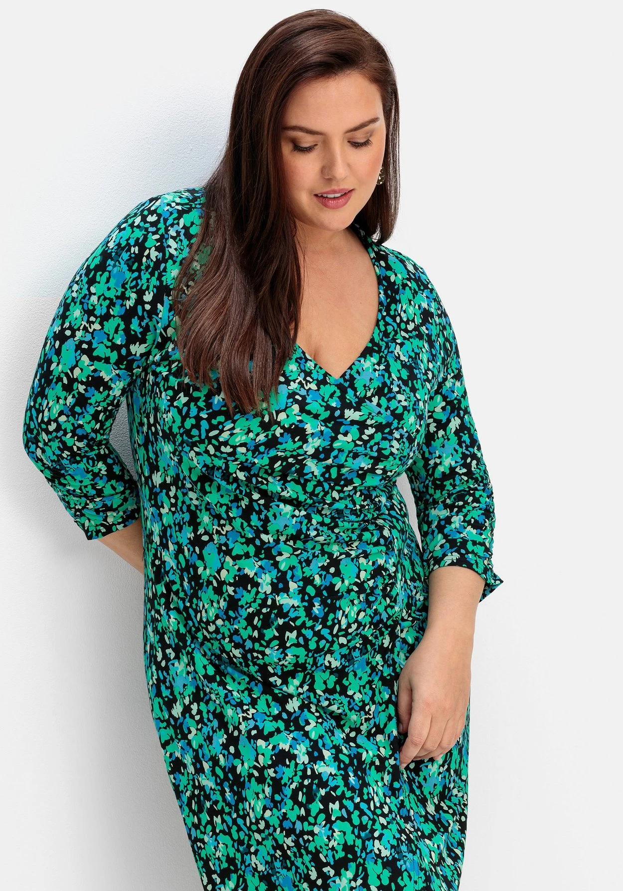 Sheego Jerseykleid In Wickeloptik, Mit Blumenprint 6 Sheego Jerseykleid In Wickeloptik, Mit Blumenprint – Bild 6