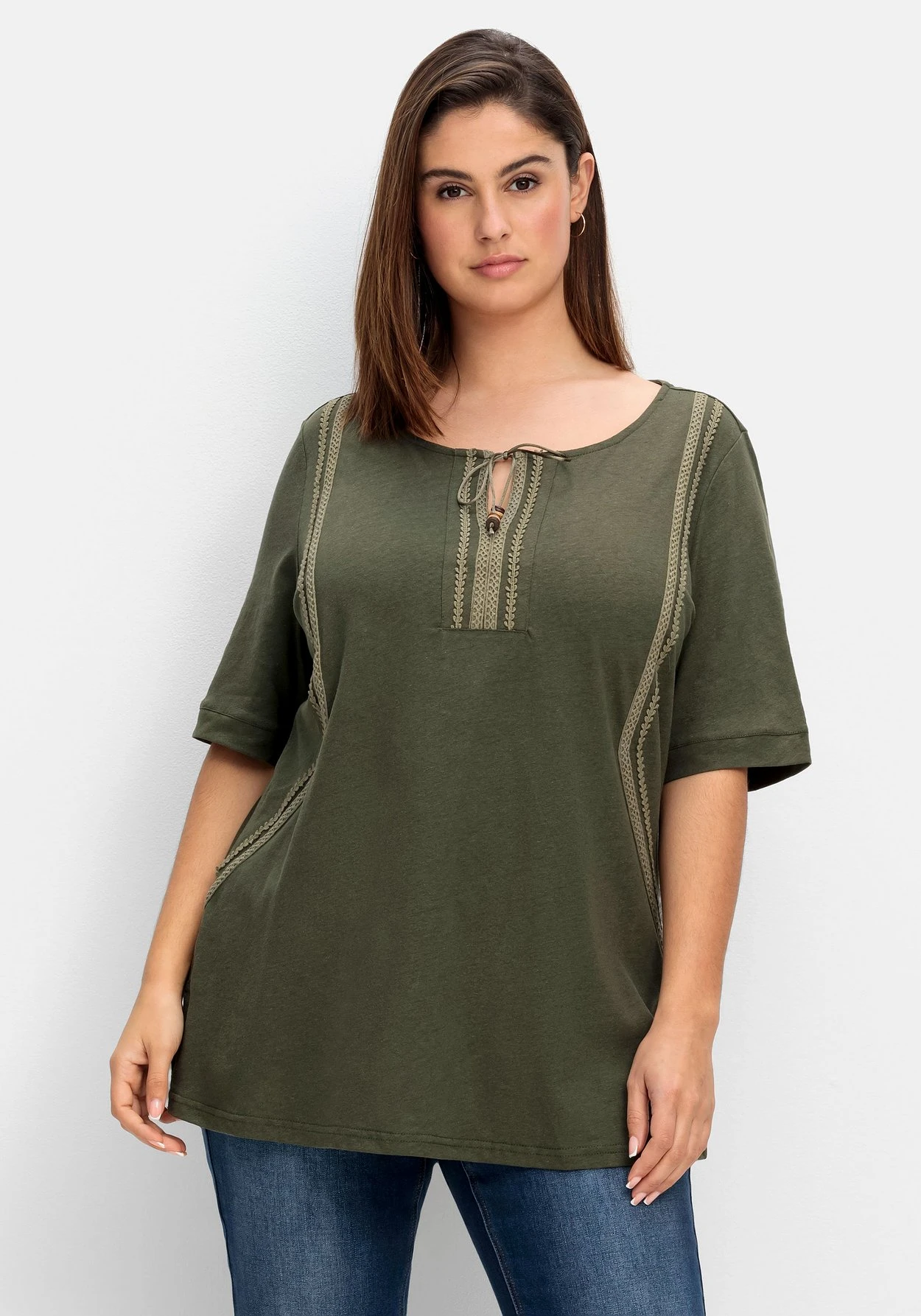 Sheego Shirt Mit Spitzenbesatz, Im Leinen-Mix 6 Sheego Shirt Mit Spitzenbesatz, Im Leinen-Mix – Bild 6