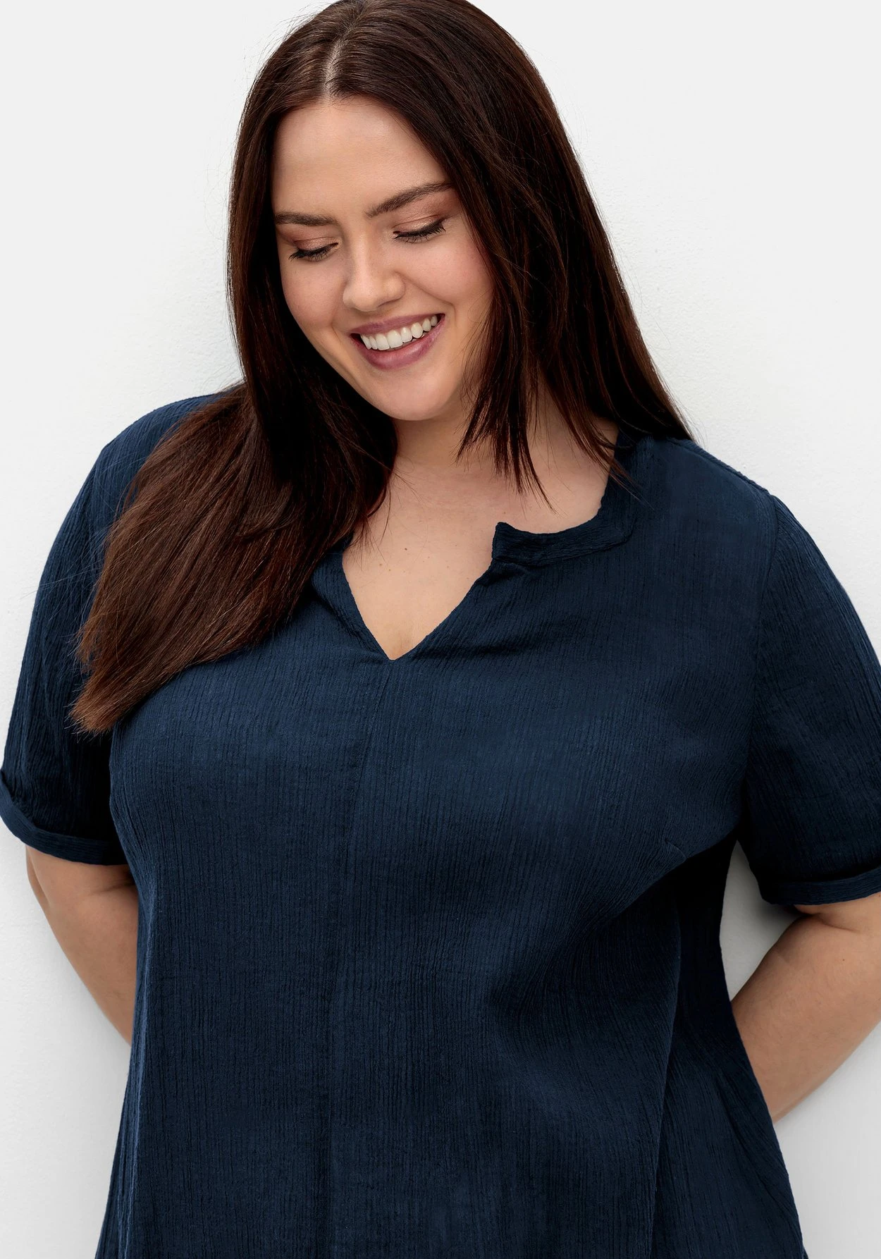 Sheego Tunika In Crêpe-Qualität, Mit Karree-Ausschnitt 6 Sheego Tunika In Crêpe-Qualität, Mit Karree-Ausschnitt – Bild 6