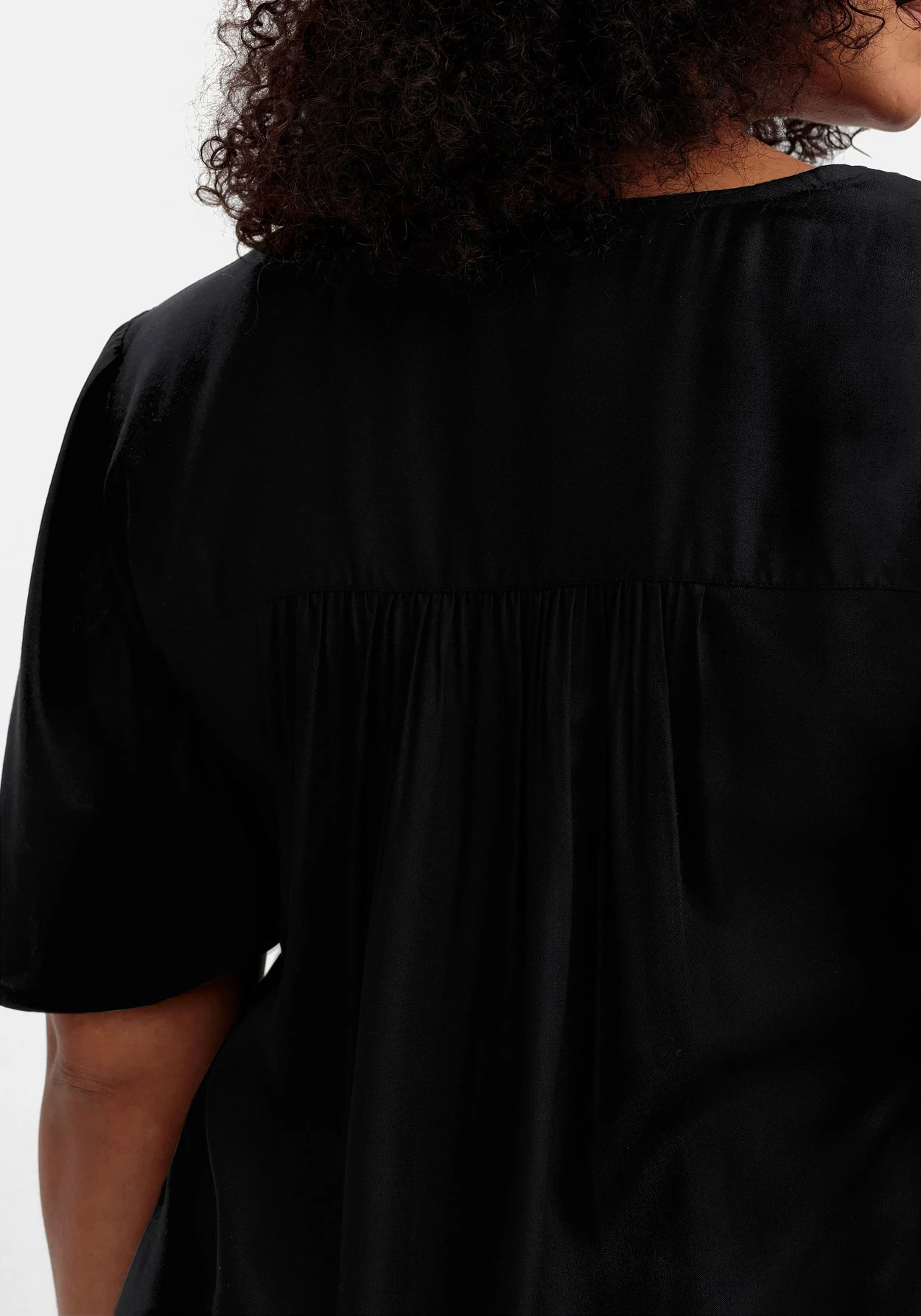 Sheego Tunika Mit Weitem Ärmel, In Leichter A-Linie 5 Sheego Tunika Mit Weitem Ärmel, In Leichter A-Linie – Bild 5