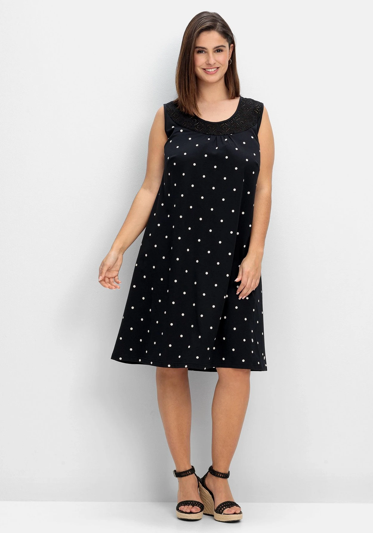 Sheego Ärmelloses Jerseykleid Mit Punktedruck 1 Sheego Ärmelloses Jerseykleid Mit Punktedruck