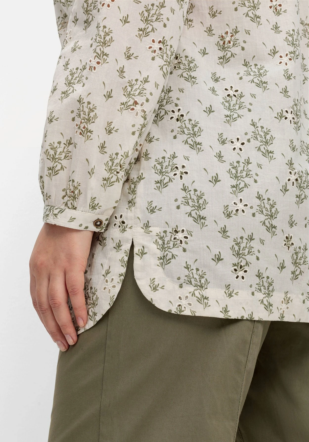 Sheego Tunika Mit Alloverprint Und Lochstickereien 5 Sheego Tunika Mit Alloverprint Und Lochstickereien – Bild 5