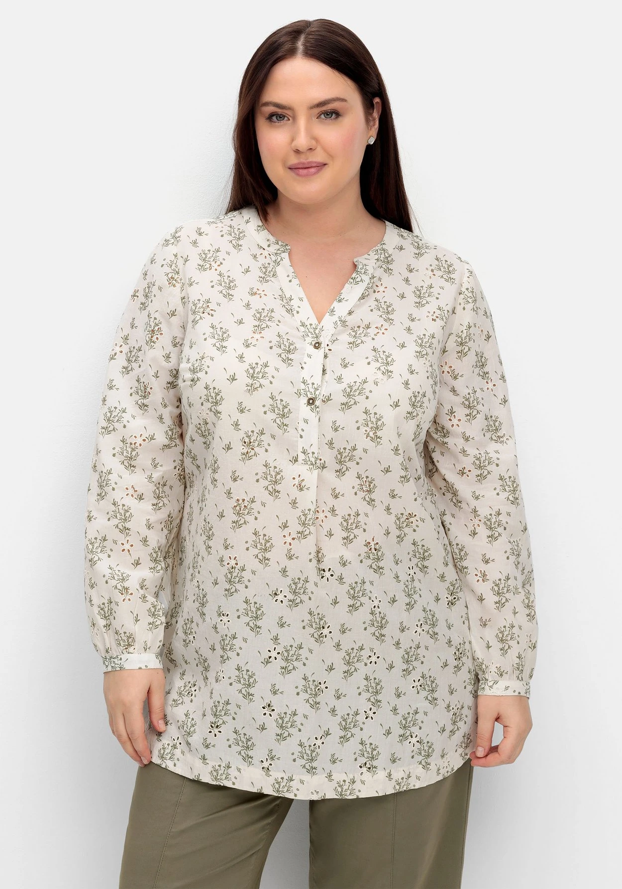 Sheego Tunika Mit Alloverprint Und Lochstickereien 4 Sheego Tunika Mit Alloverprint Und Lochstickereien – Bild 4