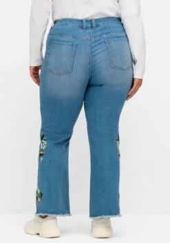 Bootcut-Jeans Mit Blumenstickerei Und Fransensaum 9 Bootcut-Jeans Mit Blumenstickerei Und Fransensaum -Shego Kleidung Geschaft 14971100053 04SSQ 02 SH
