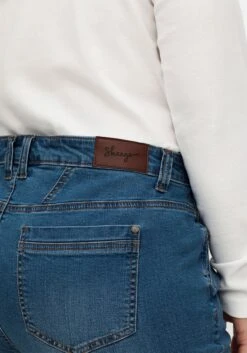 Sheego Bootcut-Jeans In Curvy-Schnitt SUSANNE 13 Sheego Bootcut-Jeans In Curvy-Schnitt SUSANNE -Shego Kleidung Geschaft 14988200053 04T3M 02 SH
