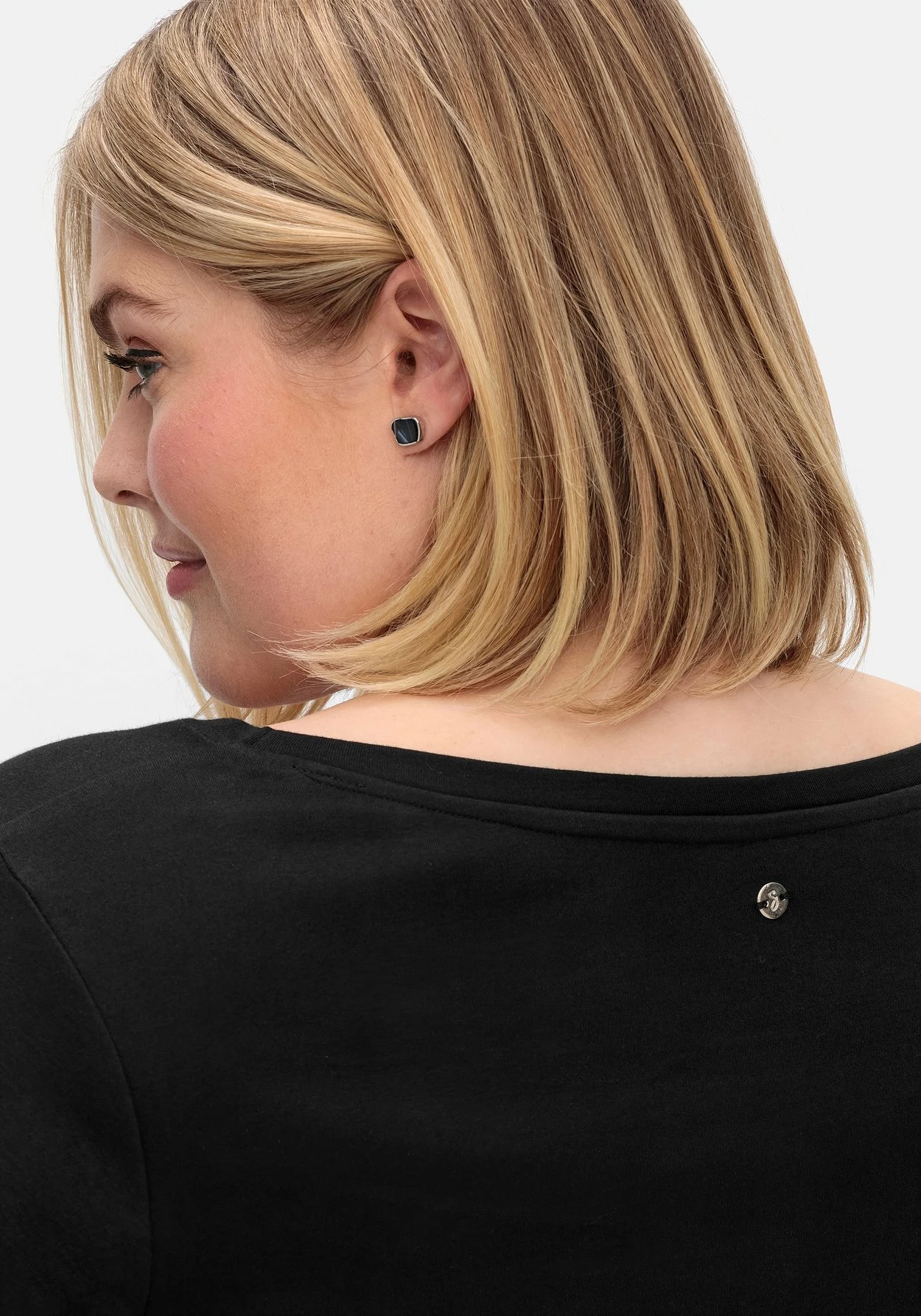 Sheego Kurzes Shirtkleid Mit Tunnelzug Am Saum 6 Sheego Kurzes Shirtkleid Mit Tunnelzug Am Saum – Bild 6