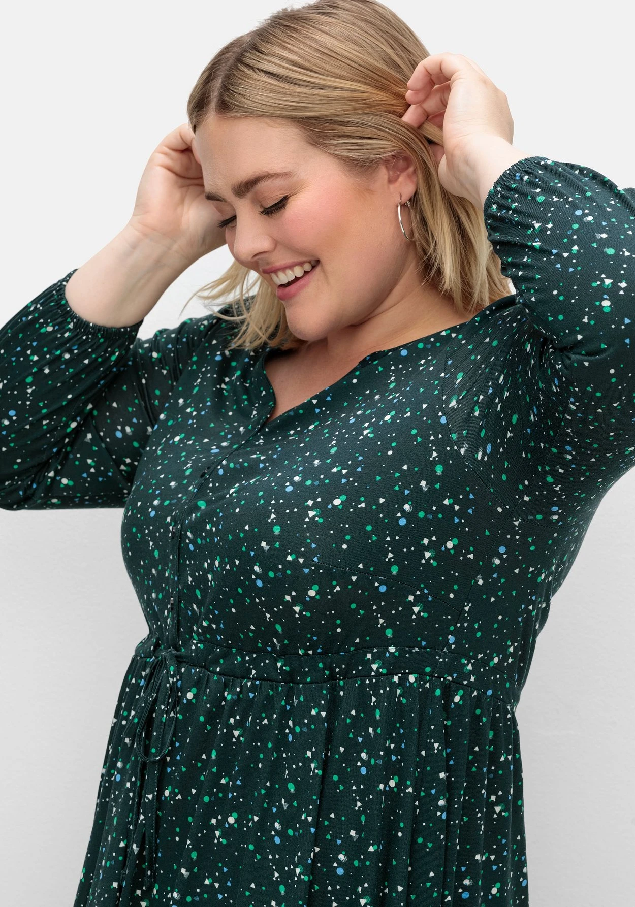 Sheego Jerseykleid Mit Minimalprint Und Taillen-Tunnelzug 6 Sheego Jerseykleid Mit Minimalprint Und Taillen-Tunnelzug – Bild 6